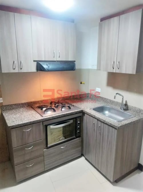 Apartamento de 2 alcobas en arriendo en Los Naranjos, Medellín, 55 m² · foto 5 de 10