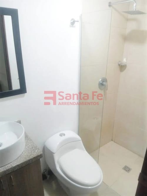 Apartamento de 2 alcobas en arriendo en Los Naranjos, Medellín, 55 m² · foto 6 de 10