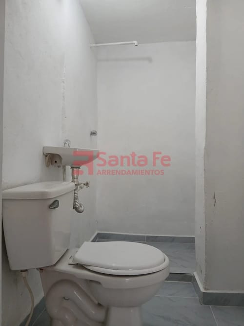 Local en arriendo en Bosques De San Pablo, Medellín, 55 m² · foto 5 de 7