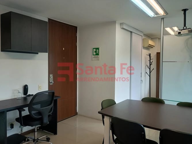 Oficina en arriendo en Villa Carlota, Medellín, 30 m² · foto 4 de 8