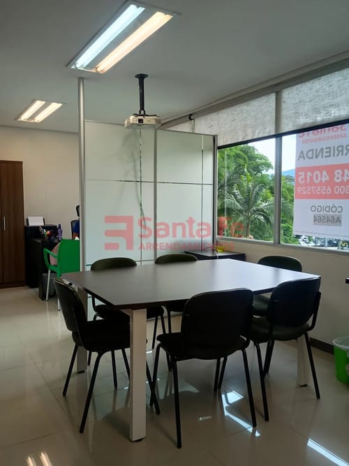 Oficina en arriendo en Villa Carlota, Medellín, 30 m² · foto 5 de 8