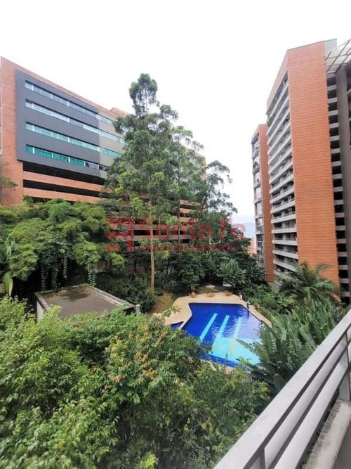 Apartamento de 3 alcobas en arriendo en Transversal Superior, Medellín, 158 m² · foto 3 de 10