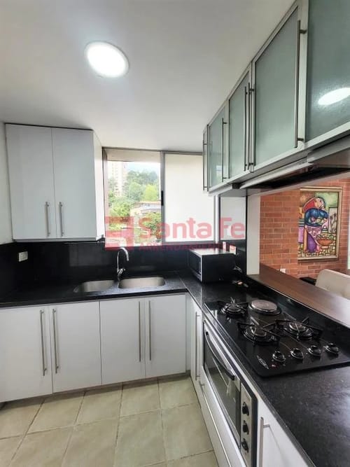 Apartamento de 3 alcobas en arriendo en Transversal Superior, Medellín, 158 m² · foto 6 de 10