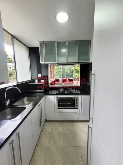 Apartamento de 3 alcobas en arriendo en Transversal Superior, Medellín, 158 m² · foto 8 de 10