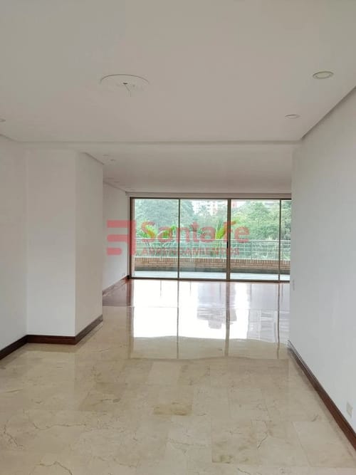 Apartamento de 5 alcobas en arriendo en Las Palmas, Medellín, 240 m² · foto 2 de 10