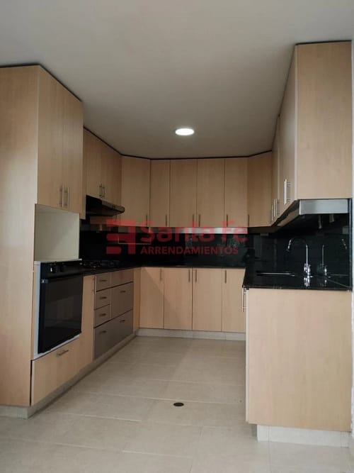 Apartamento de 5 alcobas en arriendo en Las Palmas, Medellín, 240 m² · foto 4 de 10