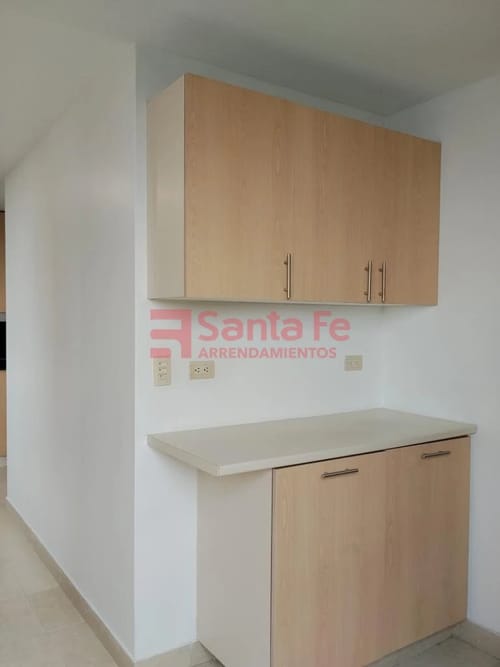 Apartamento de 5 alcobas en arriendo en Las Palmas, Medellín, 240 m² · foto 7 de 10
