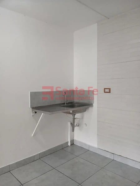 Local en arriendo en Jesus Nazareno, Medellín, 21 m² · foto 3 de 5