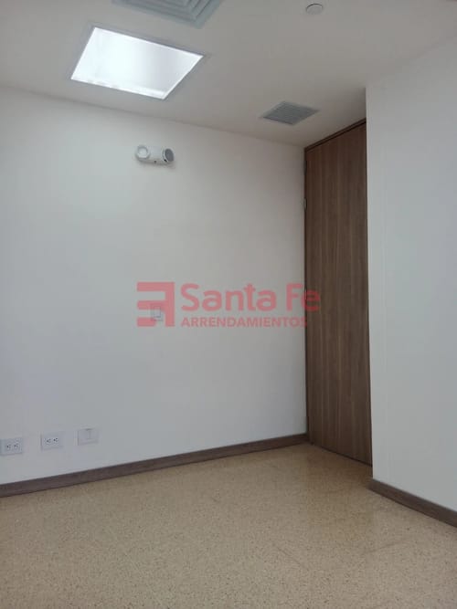 Local en arriendo en San Diego, Medellín, 32 m² · foto 6 de 7