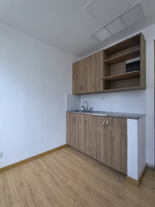 Oficina en arriendo en Vía Las Palmas, Medellín, 67 m² · foto 5 de 10