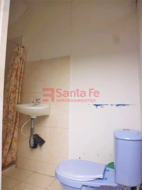 Casa de 14 alcobas en arriendo en Prado, Medellín, 370 m² · foto 9 de 10