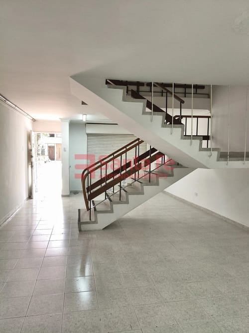Apartamento de 8 alcobas en arriendo en Laureles, Medellín, 288 m² · foto 2 de 10
