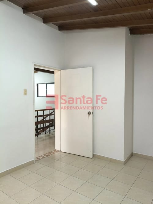 Apartamento de 8 alcobas en arriendo en Laureles, Medellín, 288 m² · foto 9 de 10