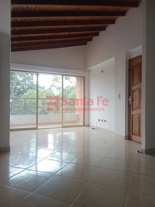Apartamento de 5 alcobas en arriendo en El Velódromo, Medellín, 120 m² · foto 2 de 10