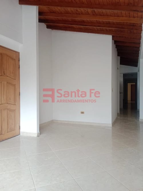 Apartamento de 5 alcobas en arriendo en El Velódromo, Medellín, 120 m² · foto 4 de 10