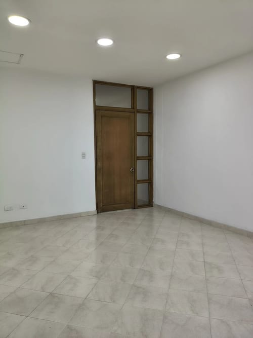 Oficina en arriendo en La Florida, Medellín, 37 m² · foto 2 de 8