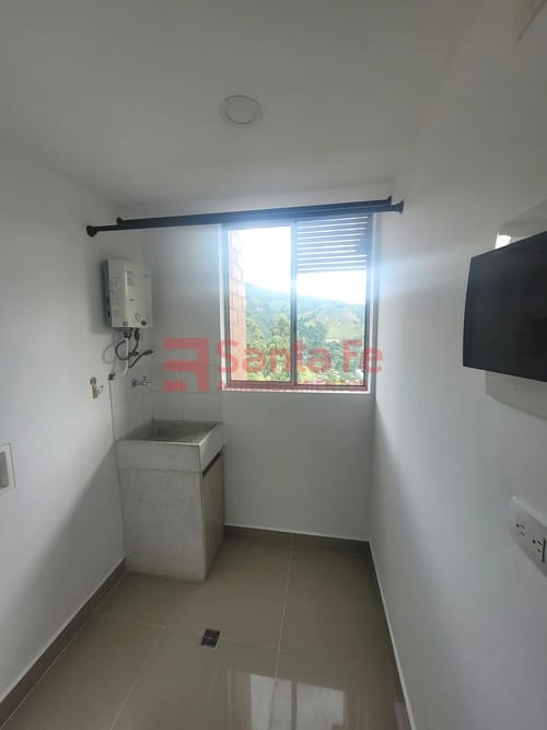Apartamento de 3 alcobas en arriendo en La Doctora, Sabaneta, 74 m² · foto 6 de 10