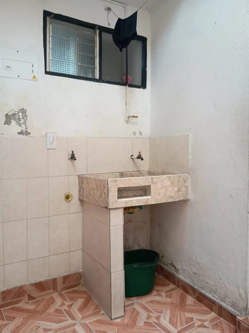 Casa de 7 alcobas en arriendo en Urbanizacion El Carmelo Ii Etapa, Medellín, 180 m² · foto 5 de 10