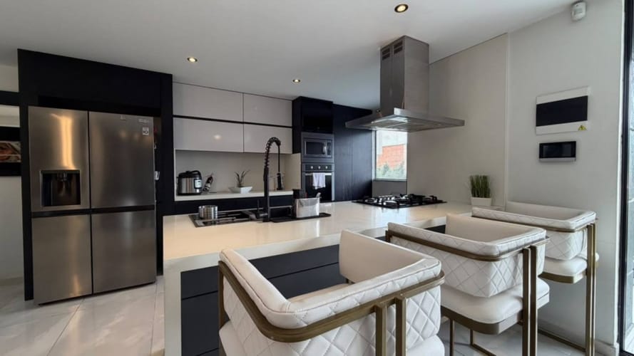 Apartamento de 3 alcobas en arriendo en Laureles, Medellín, 106 m² · foto 2 de 24