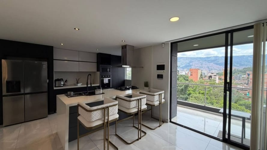 Apartamento de 3 alcobas en arriendo en Laureles, Medellín, 106 m² · foto 3 de 24