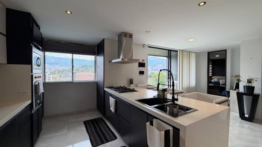Apartamento de 3 alcobas en arriendo en Laureles, Medellín, 106 m² · foto 10 de 24