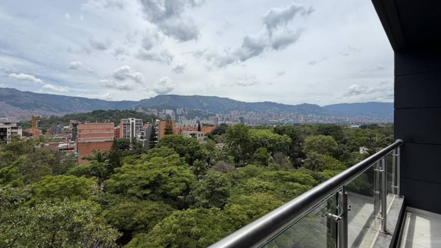 Apartamento de 3 alcobas en arriendo en Laureles, Medellín, 106 m² · foto 23 de 24