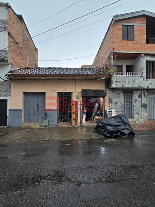 Casa de 2 alcobas en venta en Cristobal, Medellín, 256 m² · foto 2 de 2