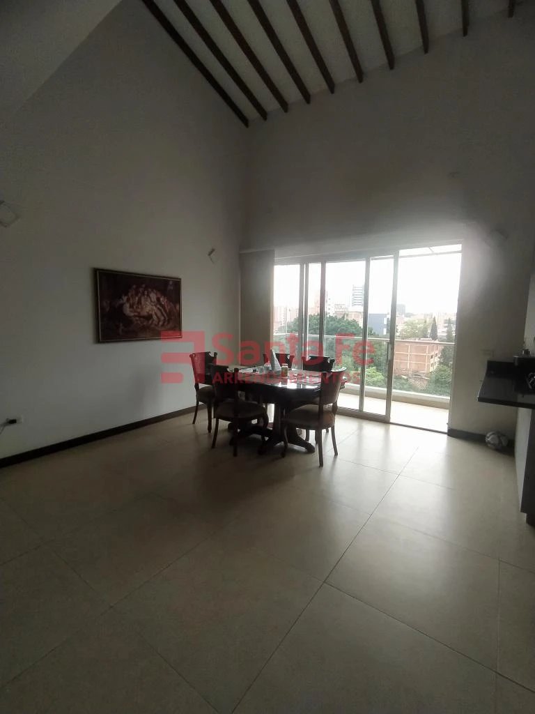 Apartamento en arriendo en Laureles, Medellín · foto 2 de 10
