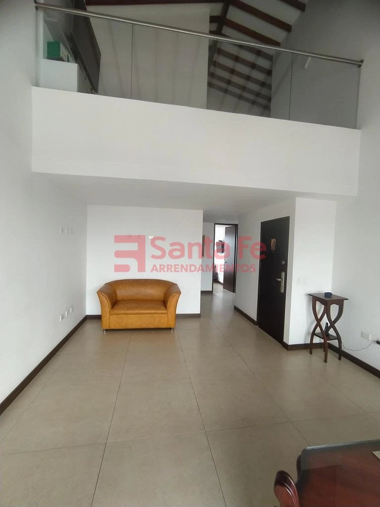 Apartamento en arriendo en Laureles, Medellín · foto 3 de 10