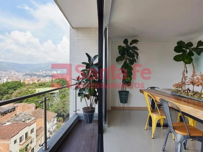 Apartamento de 3 alcobas en venta en Cristobal, Medellín, 140 m² · foto 3 de 10