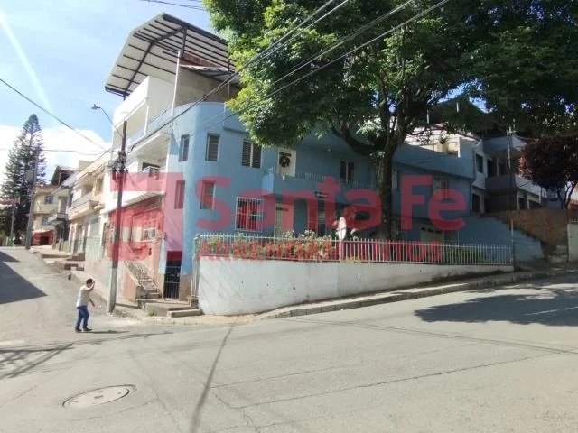 Casa en Venta en Aranjuez, Medellín