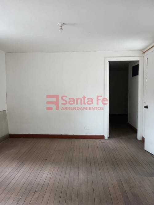 Casa de 9 alcobas en arriendo en Villa Nueva, Medellín, 450 m² · foto 5 de 10