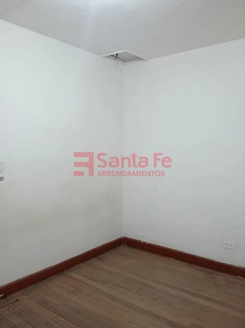 Casa de 9 alcobas en arriendo en Villa Nueva, Medellín, 450 m² · foto 7 de 10