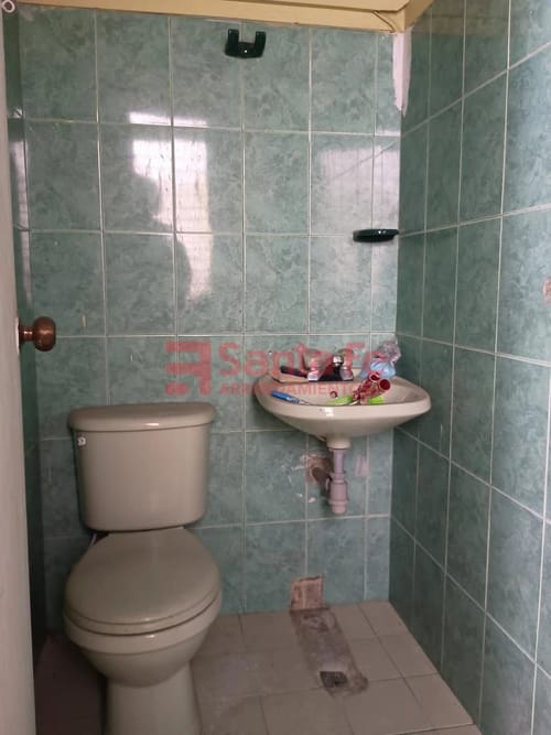 Casa de 9 alcobas en arriendo en Villa Nueva, Medellín, 450 m² · foto 9 de 10