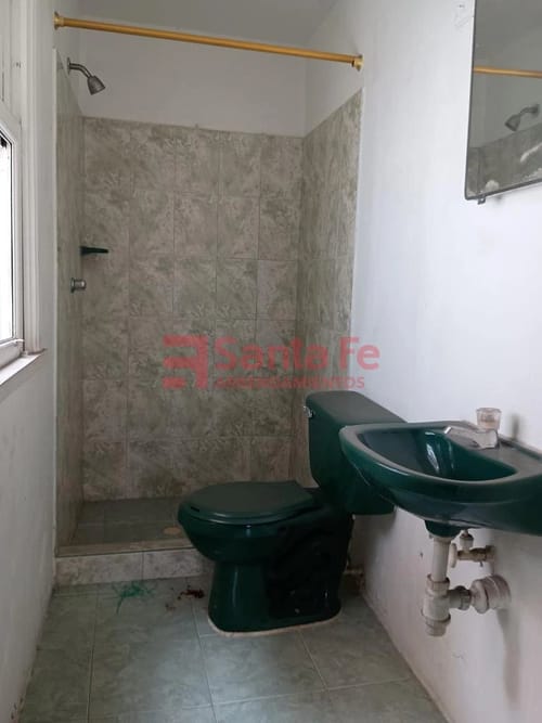 Casa de 9 alcobas en arriendo en Villa Nueva, Medellín, 450 m² · foto 10 de 10