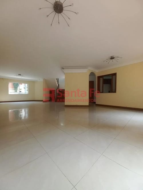 Casa de 3 alcobas en arriendo en Lagos De La Doctora, Sabaneta, 250 m² · foto 3 de 10