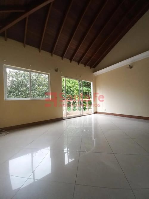 Casa de 3 alcobas en arriendo en Lagos De La Doctora, Sabaneta, 250 m² · foto 7 de 10