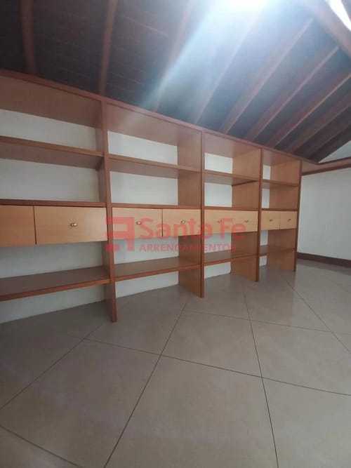 Casa de 3 alcobas en arriendo en Lagos De La Doctora, Sabaneta, 250 m² · foto 8 de 10