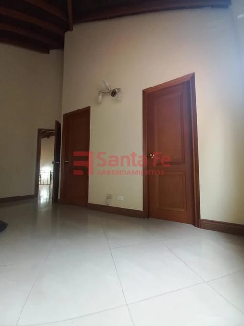 Casa de 3 alcobas en arriendo en Lagos De La Doctora, Sabaneta, 250 m² · foto 10 de 10