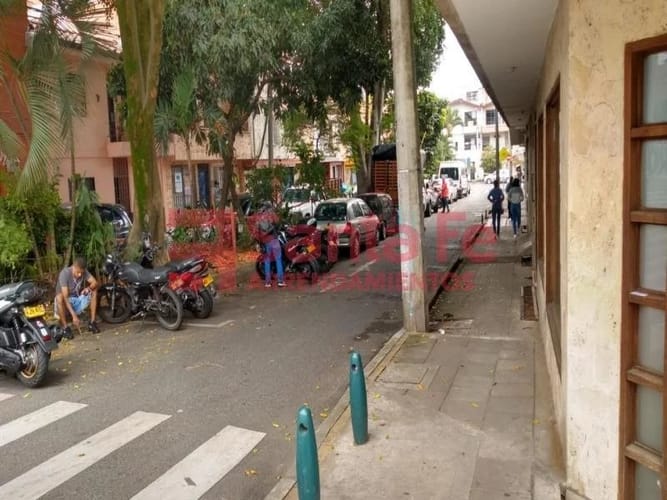 Local en venta en Belén, Medellín, 350 m² · foto 2 de 9