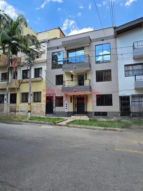 Apartamento de 3 alcobas en venta en Cristobal, Medellín, 92 m² · foto 2 de 10