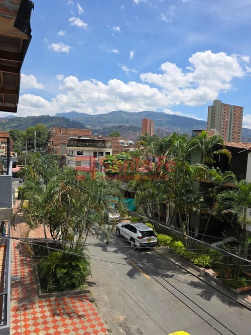 Apartamento de 3 alcobas en venta en Cristobal, Medellín, 92 m² · foto 3 de 10