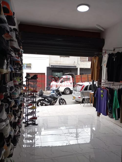 Local en arriendo en San Diego, Medellín, 21 m² · foto 3 de 4