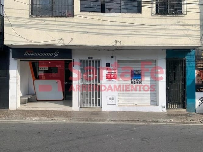 Casa de 5 alcobas en venta en Boston, Medellín, 298 m² · foto 2 de 10