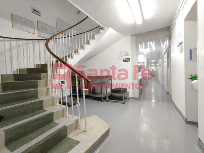 Casa de 6 alcobas en venta en Boston, Medellín, 270 m² · foto 3 de 10
