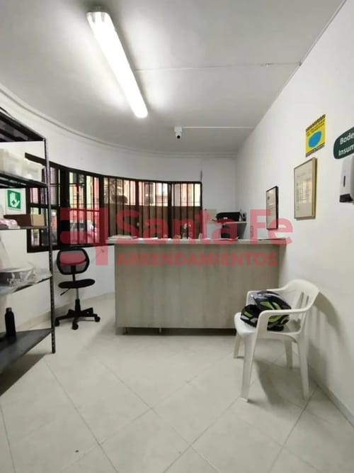 Casa de 6 alcobas en venta en Boston, Medellín, 270 m² · foto 4 de 10