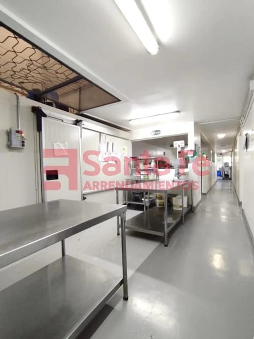Casa de 6 alcobas en venta en Boston, Medellín, 270 m² · foto 5 de 10