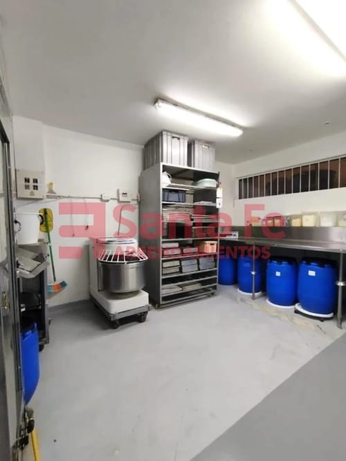 Casa de 6 alcobas en venta en Boston, Medellín, 270 m² · foto 7 de 10