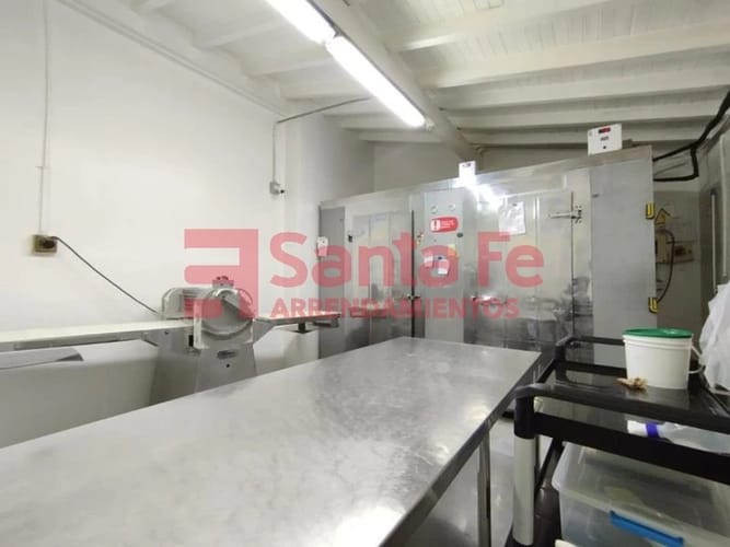 Casa de 6 alcobas en venta en Boston, Medellín, 270 m² · foto 8 de 10