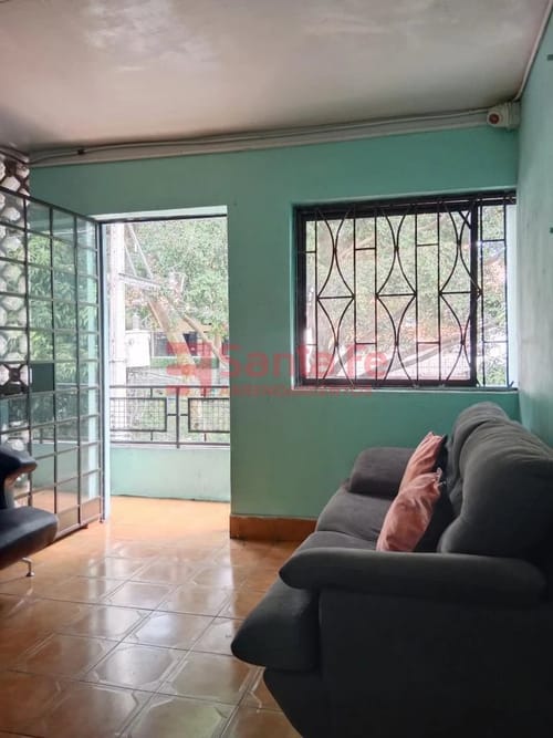 Casa de 26 alcobas en arriendo en Laureles, Medellín, 750 m² · foto 2 de 10